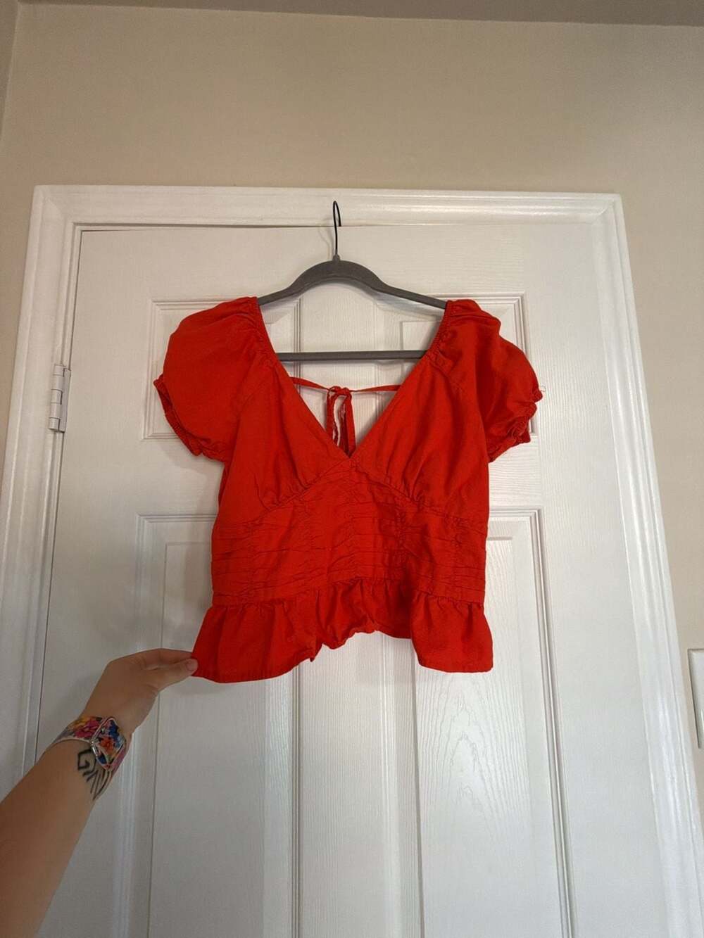 Sim & Sam Red V-Neck Ruched Waist Short Sleeve Crop Top